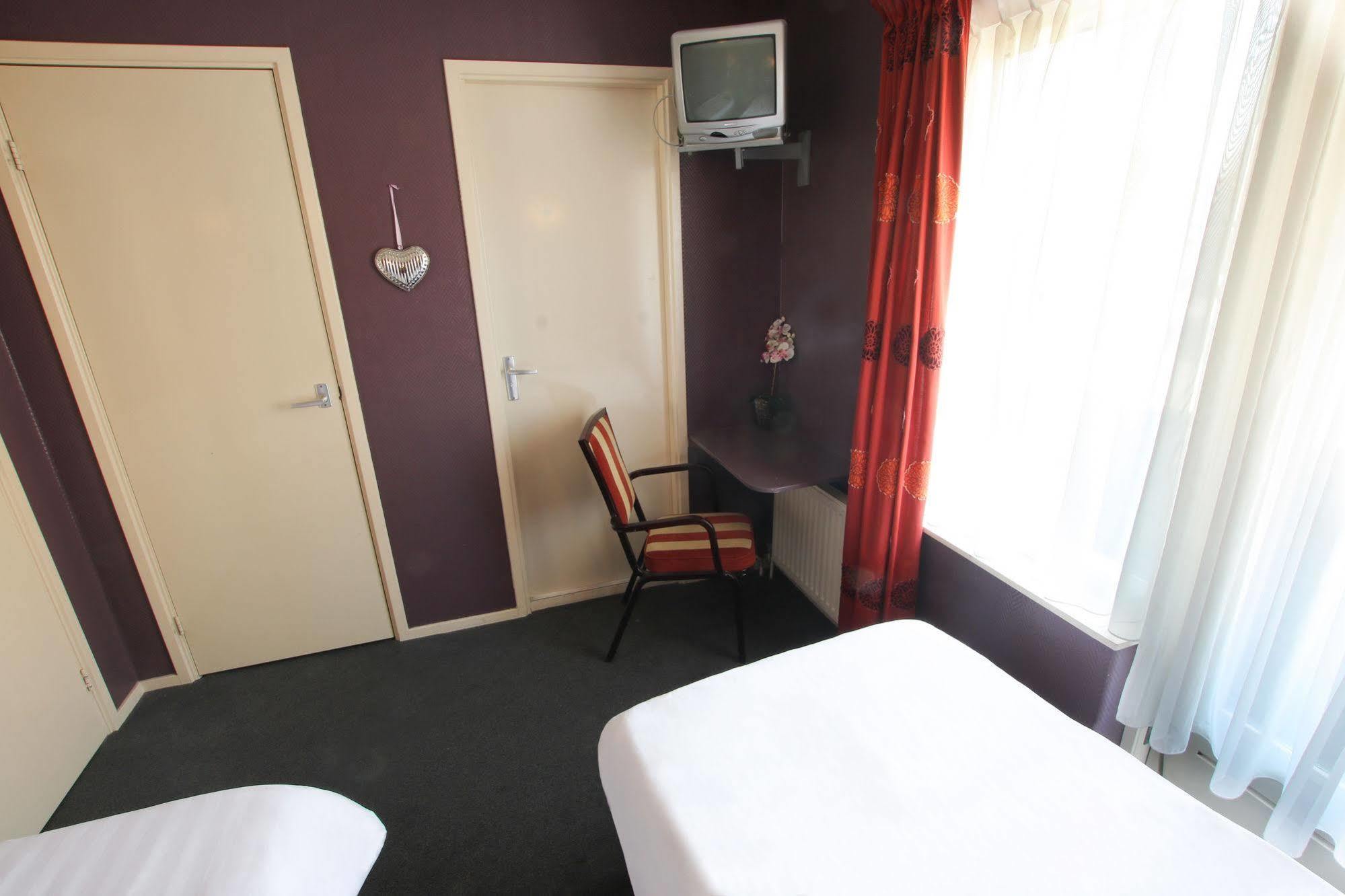 Hotel Velsen ไอย์มัลเดิน ภายนอก รูปภาพ