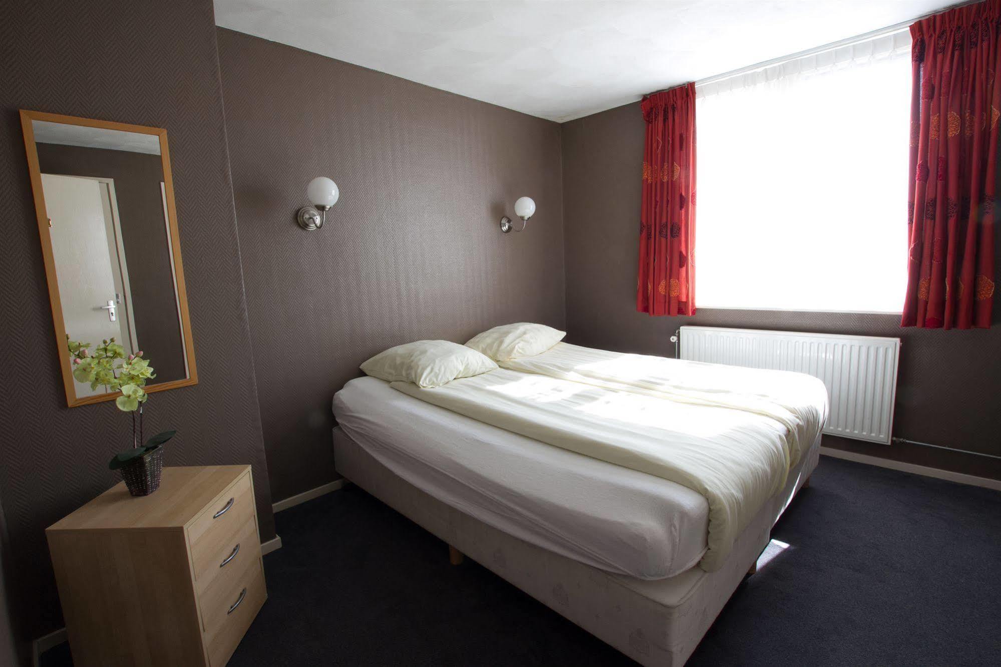 Hotel Velsen ไอย์มัลเดิน ภายนอก รูปภาพ